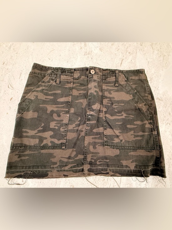 Sanctuary Dresses & Skirts - Sanctuary Camo Utility Mini Skirt in Olive and Black